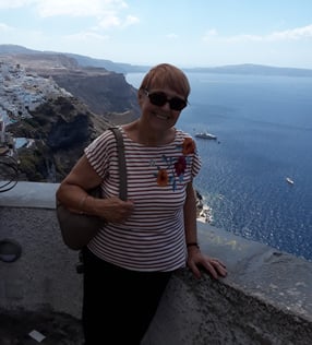 Cancer survivor travels to Greece despite lifelong cancer treatments